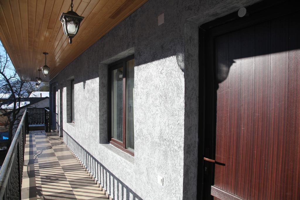Guesthouse David Zhorzholiani Mestia Buitenkant foto