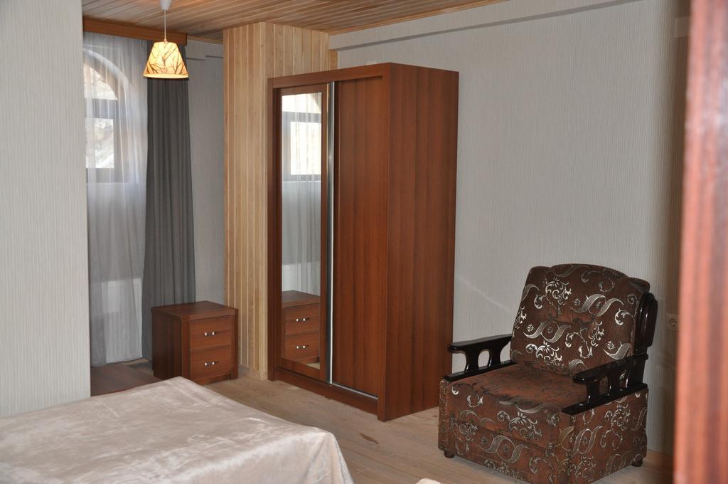 Guesthouse David Zhorzholiani Mestia Kamer foto